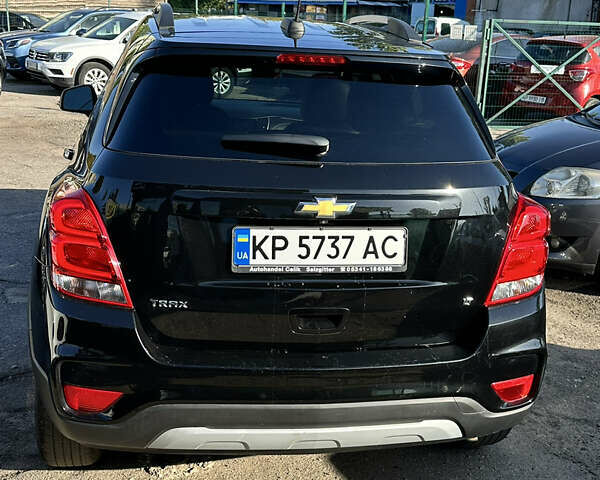 Черный Шевроле Trax, объемом двигателя 1.4 л и пробегом 99 тыс. км за 13799 $, фото 4 на Automoto.ua