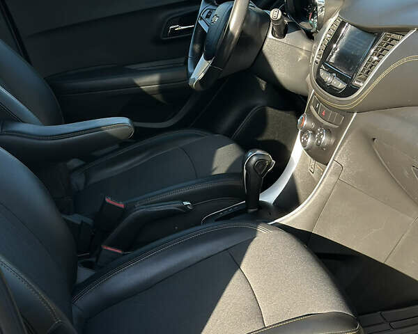 Черный Шевроле Trax, объемом двигателя 1.4 л и пробегом 99 тыс. км за 13799 $, фото 7 на Automoto.ua