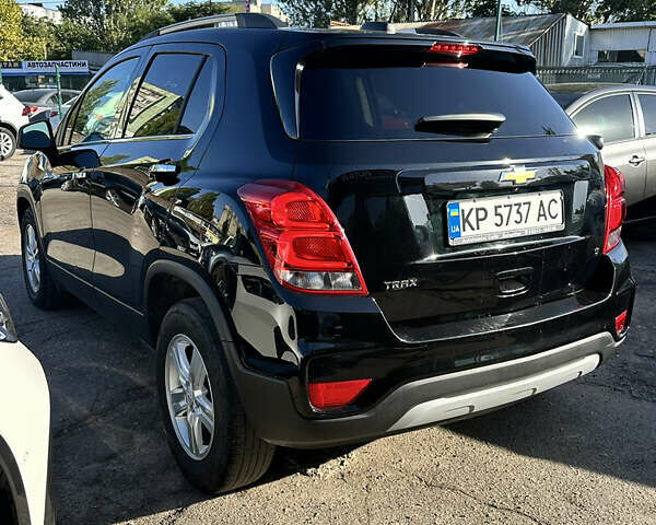 Черный Шевроле Trax, объемом двигателя 1.4 л и пробегом 99 тыс. км за 13799 $, фото 3 на Automoto.ua