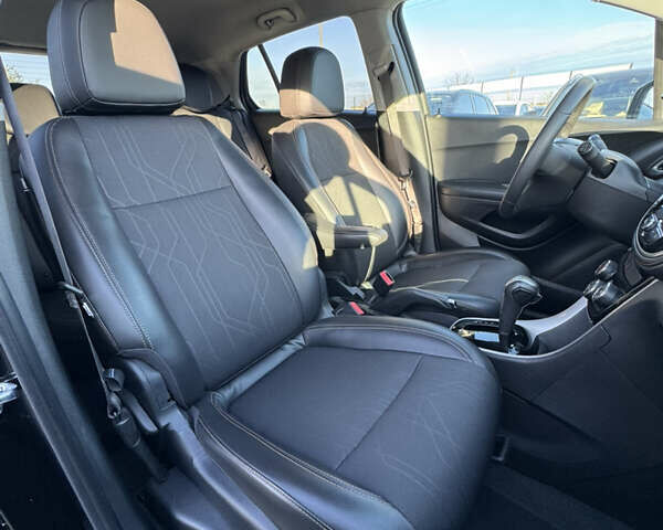 Черный Шевроле Trax, объемом двигателя 1.4 л и пробегом 92 тыс. км за 14999 $, фото 22 на Automoto.ua