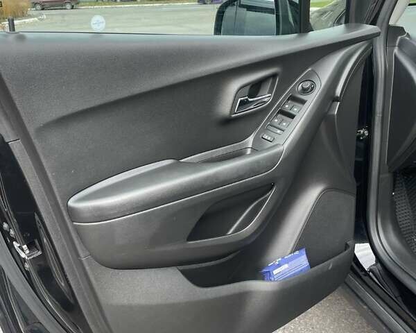 Черный Шевроле Trax, объемом двигателя 1.36 л и пробегом 42 тыс. км за 15500 $, фото 7 на Automoto.ua