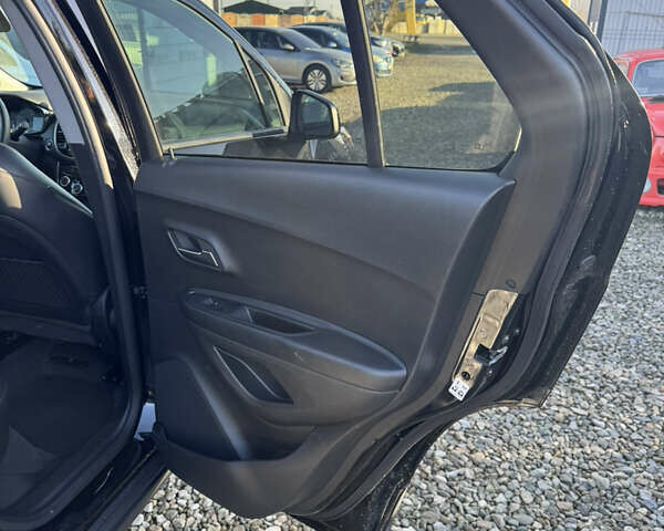 Черный Шевроле Trax, объемом двигателя 1.4 л и пробегом 92 тыс. км за 14999 $, фото 25 на Automoto.ua