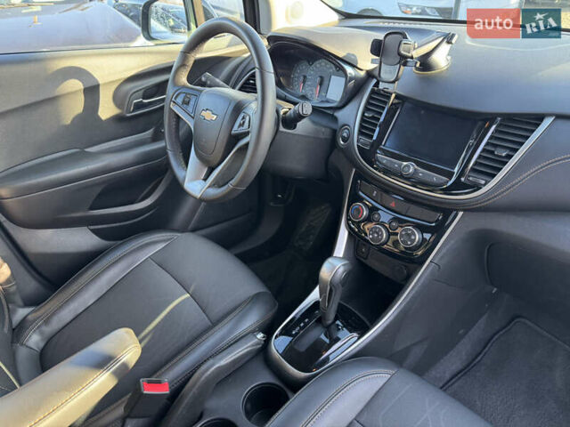 Черный Шевроле Trax, объемом двигателя 1.4 л и пробегом 92 тыс. км за 14999 $, фото 24 на Automoto.ua