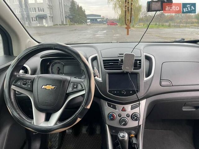 Шевроле Trax 2013 в Калуше на Automoto.ua Красный Шевроле Trax, объемом двигателя 1.69 л и пробегом 192 тыс. км за 9500 $, фото 2 на Automoto.ua