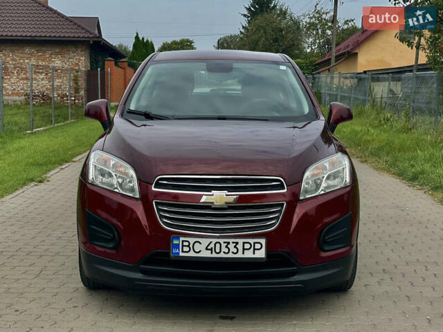 Красный Шевроле Trax, объемом двигателя 1.36 л и пробегом 170 тыс. км за 9500 $, фото 1 на Automoto.ua