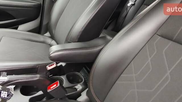 Красный Шевроле Trax, объемом двигателя 1.4 л и пробегом 50 тыс. км за 13600 $, фото 16 на Automoto.ua