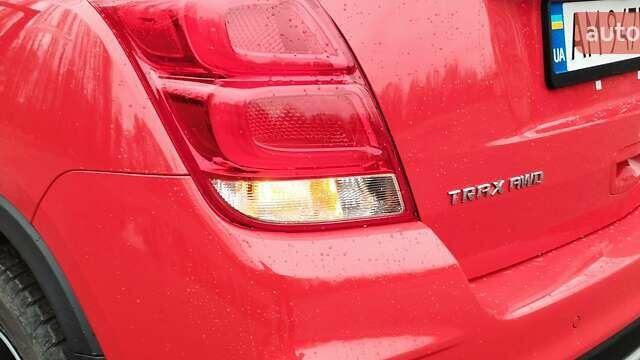 Красный Шевроле Trax, объемом двигателя 1.4 л и пробегом 50 тыс. км за 13600 $, фото 12 на Automoto.ua