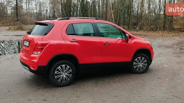 Красный Шевроле Trax, объемом двигателя 1.4 л и пробегом 50 тыс. км за 13600 $, фото 8 на Automoto.ua