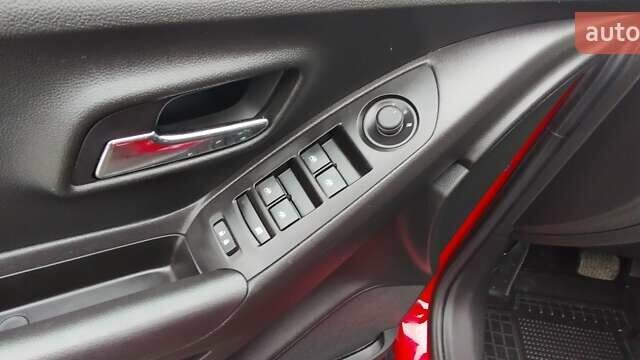 Красный Шевроле Trax, объемом двигателя 1.4 л и пробегом 50 тыс. км за 13600 $, фото 14 на Automoto.ua