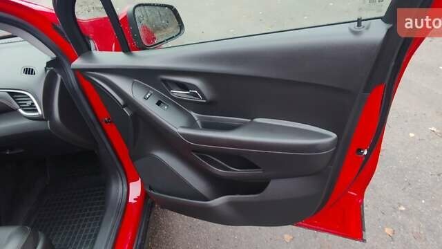 Красный Шевроле Trax, объемом двигателя 1.4 л и пробегом 50 тыс. км за 13600 $, фото 20 на Automoto.ua