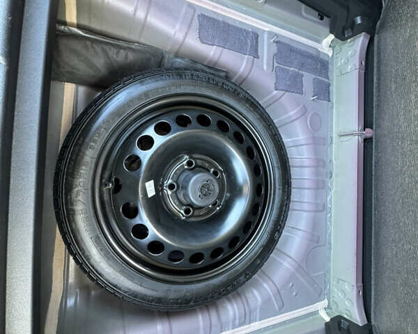 Красный Шевроле Trax, объемом двигателя 1.2 л и пробегом 80 тыс. км за 18999 $, фото 24 на Automoto.ua