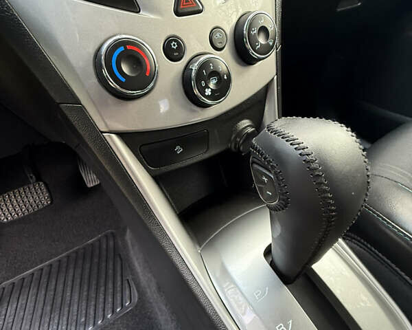 Шевроле Trax, объемом двигателя 1.7 л и пробегом 180 тыс. км за 10900 $, фото 21 на Automoto.ua