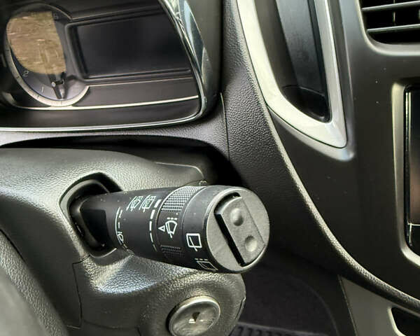 Шевроле Trax, объемом двигателя 1.7 л и пробегом 180 тыс. км за 10900 $, фото 18 на Automoto.ua