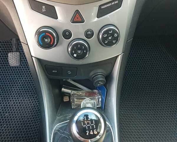 Шевроле Trax, объемом двигателя 1.7 л и пробегом 160 тыс. км за 10500 $, фото 4 на Automoto.ua