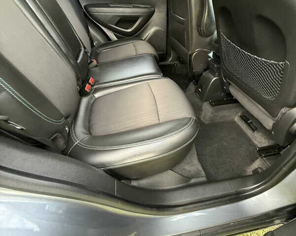 Шевроле Trax, объемом двигателя 1.7 л и пробегом 180 тыс. км за 10900 $, фото 32 на Automoto.ua