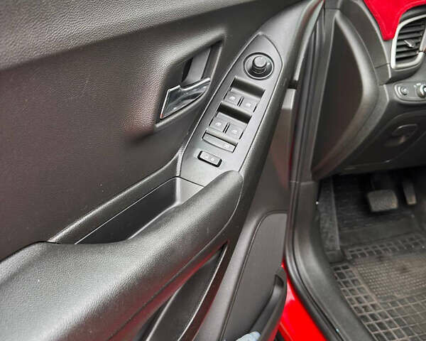 Шевроле Trax, объемом двигателя 1.4 л и пробегом 80 тыс. км за 11000 $, фото 12 на Automoto.ua