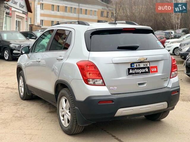 Серый Шевроле Trax, объемом двигателя 1.4 л и пробегом 136 тыс. км за 10240 $, фото 6 на Automoto.ua