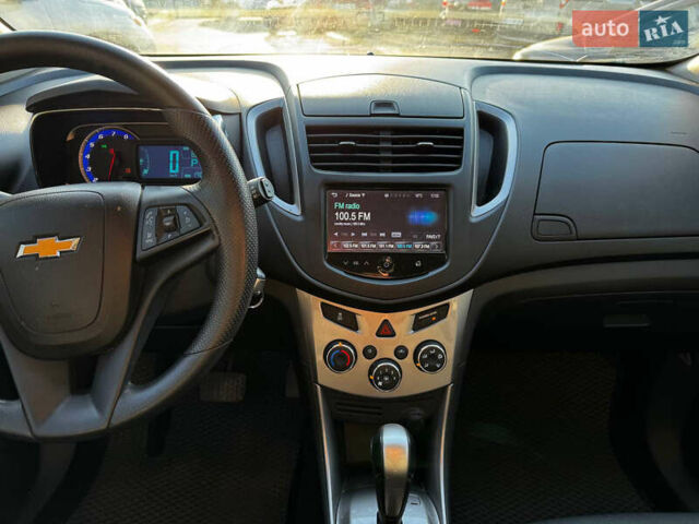 Серый Шевроле Trax, объемом двигателя 1.4 л и пробегом 190 тыс. км за 10700 $, фото 11 на Automoto.ua