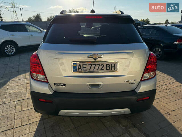 Серый Шевроле Trax, объемом двигателя 1.4 л и пробегом 190 тыс. км за 10700 $, фото 5 на Automoto.ua