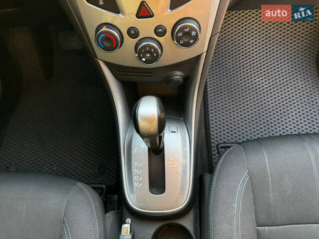 Серый Шевроле Trax, объемом двигателя 1.4 л и пробегом 190 тыс. км за 10700 $, фото 13 на Automoto.ua