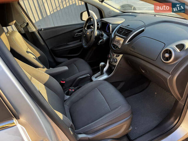 Серый Шевроле Trax, объемом двигателя 1.4 л и пробегом 190 тыс. км за 10700 $, фото 12 на Automoto.ua