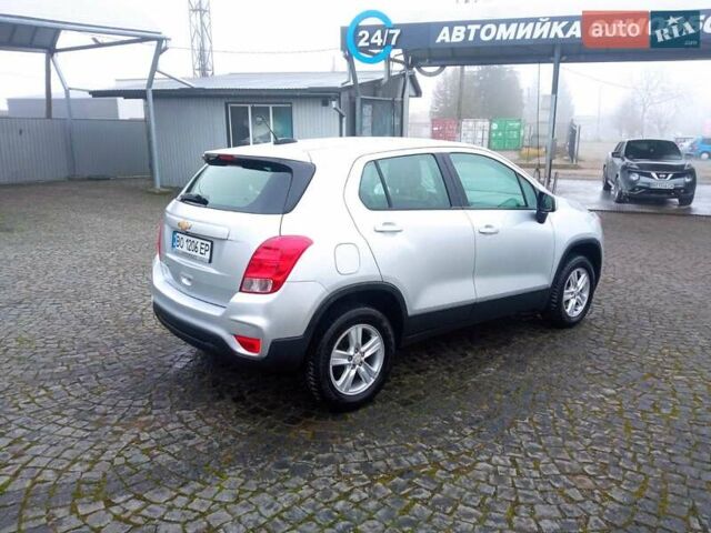 Серый Шевроле Trax, объемом двигателя 1.4 л и пробегом 218 тыс. км за 10800 $, фото 9 на Automoto.ua