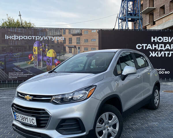 Шевроле Trax 2017 в Полтаве на Automoto.ua Серый Шевроле Trax, объемом двигателя 1.4 л и пробегом 167 тыс. км за 10200 $, фото 5 на Automoto.ua