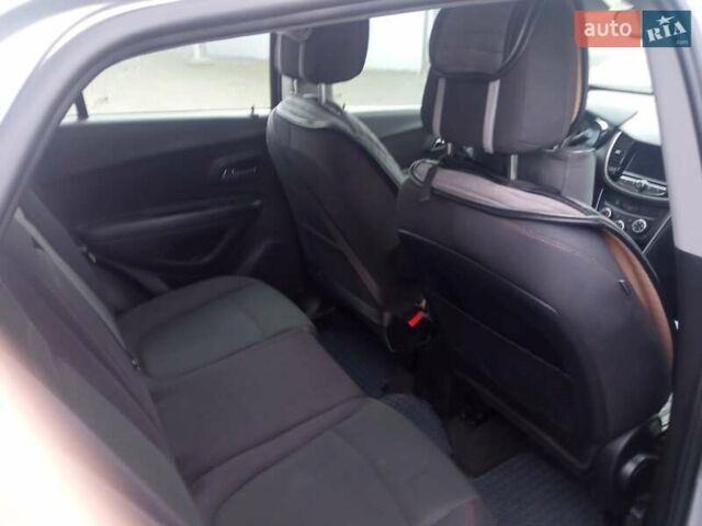 Серый Шевроле Trax, объемом двигателя 1.4 л и пробегом 218 тыс. км за 10800 $, фото 35 на Automoto.ua