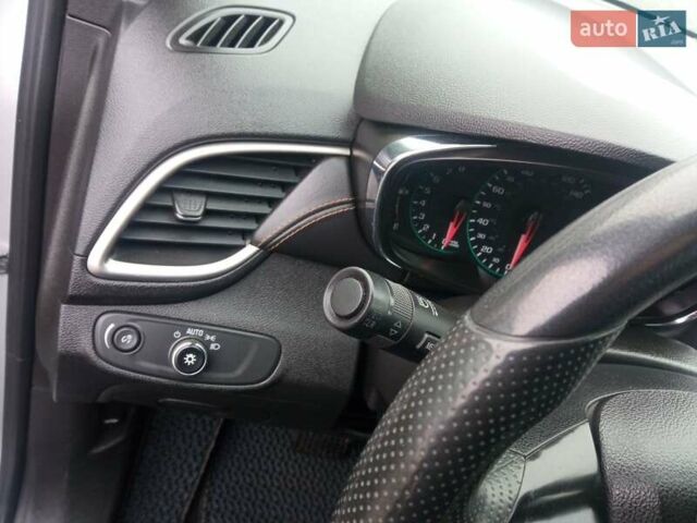 Серый Шевроле Trax, объемом двигателя 1.4 л и пробегом 218 тыс. км за 10800 $, фото 22 на Automoto.ua