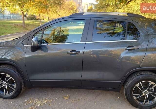 Серый Шевроле Trax, объемом двигателя 1.4 л и пробегом 51 тыс. км за 13500 $, фото 9 на Automoto.ua