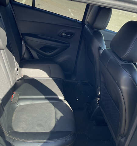 Серый Шевроле Trax, объемом двигателя 1.4 л и пробегом 115 тыс. км за 10000 $, фото 10 на Automoto.ua