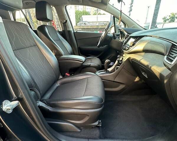 Сірий Шевроле Trax, об'ємом двигуна 1.36 л та пробігом 70 тис. км за 11200 $, фото 15 на Automoto.ua
