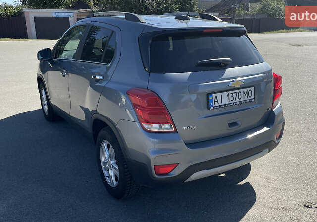 Серый Шевроле Trax, объемом двигателя 1.4 л и пробегом 115 тыс. км за 10000 $, фото 3 на Automoto.ua
