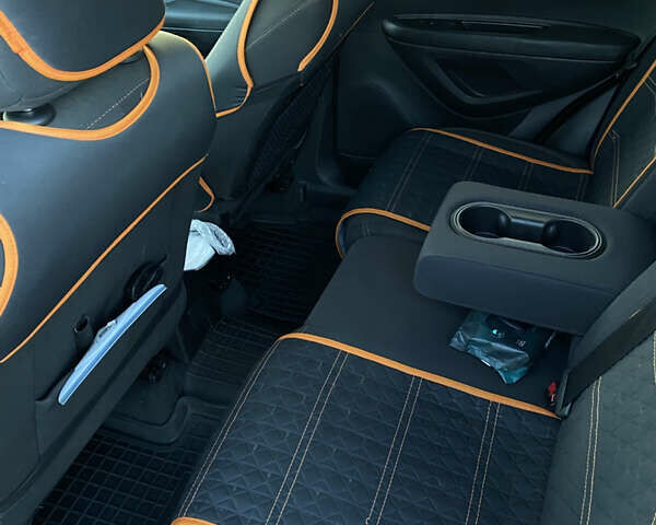 Сірий Шевроле Trax, об'ємом двигуна 1.4 л та пробігом 42 тис. км за 13500 $, фото 10 на Automoto.ua