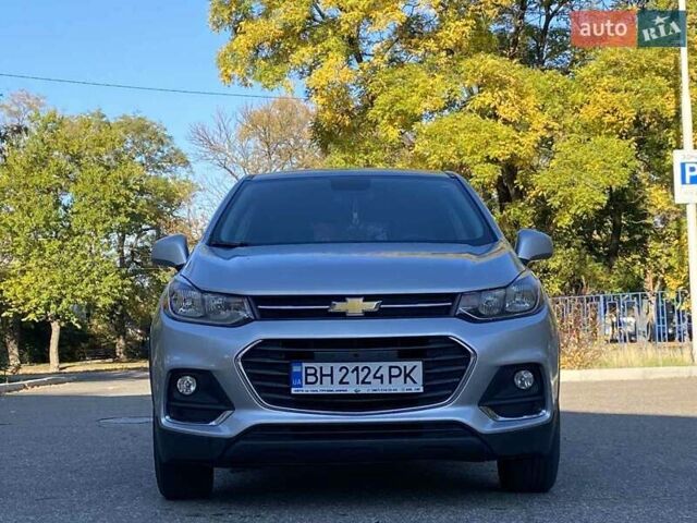 Шевроле Trax 2018 в Николаеве на Automoto.ua Серый Шевроле Trax, объемом двигателя 1.36 л и пробегом 90 тыс. км за 11200 $, фото 1 на Automoto.ua