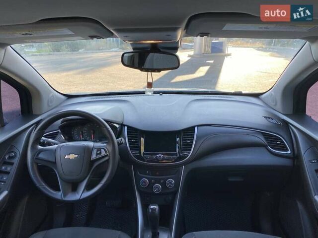 Шевроле Trax 2018 в Николаеве на Automoto.ua Серый Шевроле Trax, объемом двигателя 1.36 л и пробегом 90 тыс. км за 11200 $, фото 29 на Automoto.ua