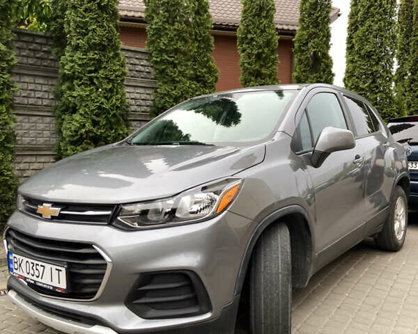 Шевроле Trax 2019 в Ровно на Automoto.ua Серый Шевроле Trax, объемом двигателя 1.4 л и пробегом 141 тыс. км за 12300 $, фото 2 на Automoto.ua