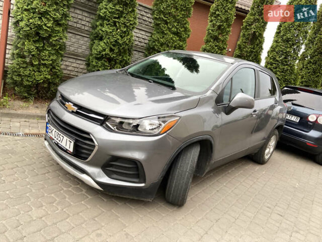 Шевроле Trax 2019 в Ровно на Automoto.ua Серый Шевроле Trax, объемом двигателя 1.4 л и пробегом 141 тыс. км за 12300 $, фото 1 на Automoto.ua