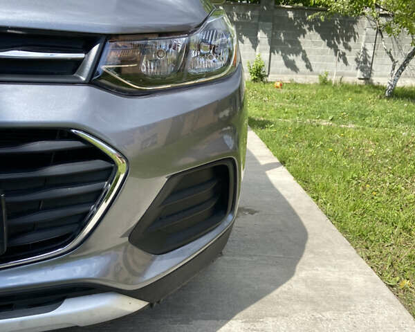 Шевроле Trax 2019 в Ровно на Automoto.ua Серый Шевроле Trax, объемом двигателя 1.4 л и пробегом 141 тыс. км за 12300 $, фото 3 на Automoto.ua