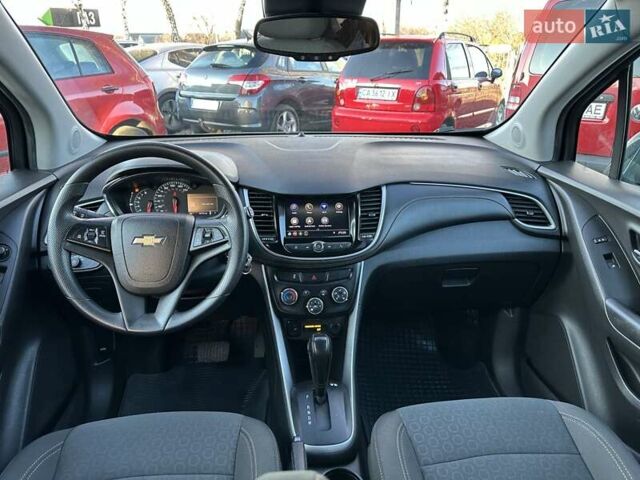 Сірий Шевроле Trax, об'ємом двигуна 1.4 л та пробігом 52 тис. км за 14500 $, фото 3 на Automoto.ua