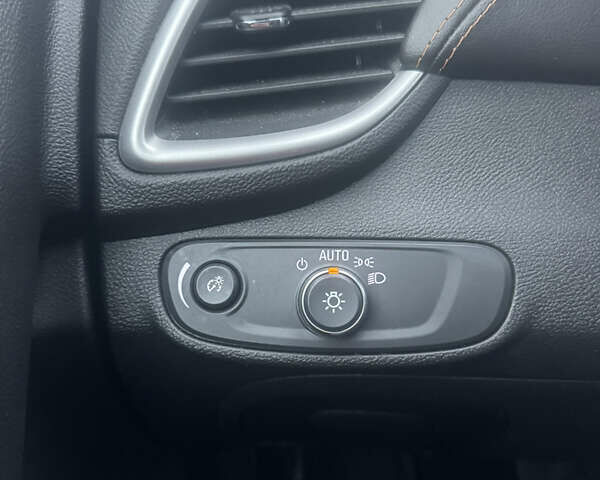 Серый Шевроле Trax, объемом двигателя 1.4 л и пробегом 202 тыс. км за 9600 $, фото 37 на Automoto.ua