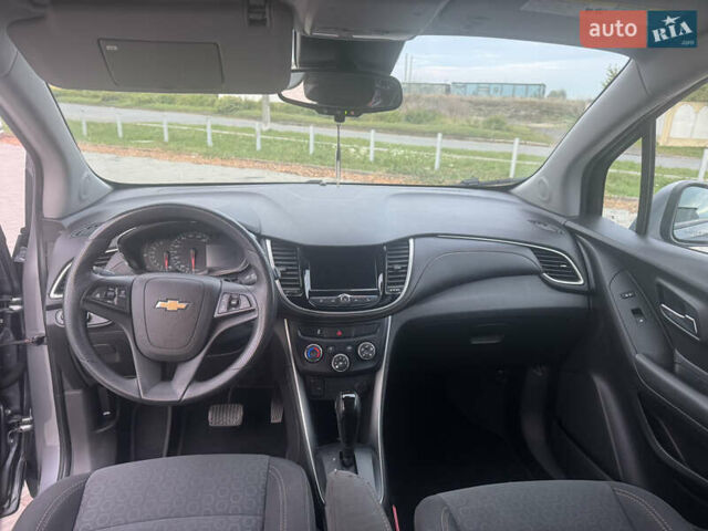 Серый Шевроле Trax, объемом двигателя 1.4 л и пробегом 202 тыс. км за 9600 $, фото 29 на Automoto.ua