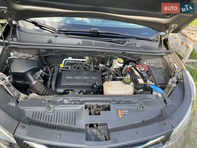 Серый Шевроле Trax, объемом двигателя 1.4 л и пробегом 54 тыс. км за 14500 $, фото 5 на Automoto.ua