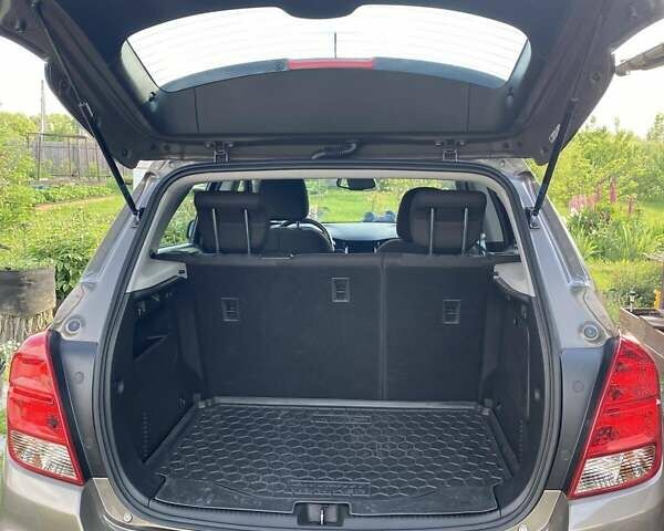 Серый Шевроле Trax, объемом двигателя 1.4 л и пробегом 54 тыс. км за 14500 $, фото 3 на Automoto.ua