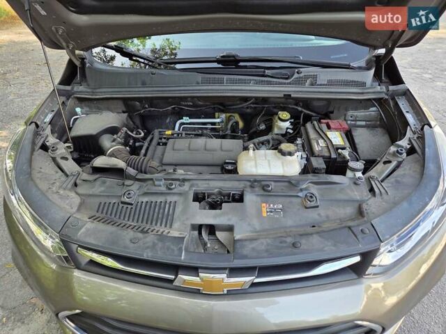 Серый Шевроле Trax, объемом двигателя 1.4 л и пробегом 19 тыс. км за 14400 $, фото 18 на Automoto.ua