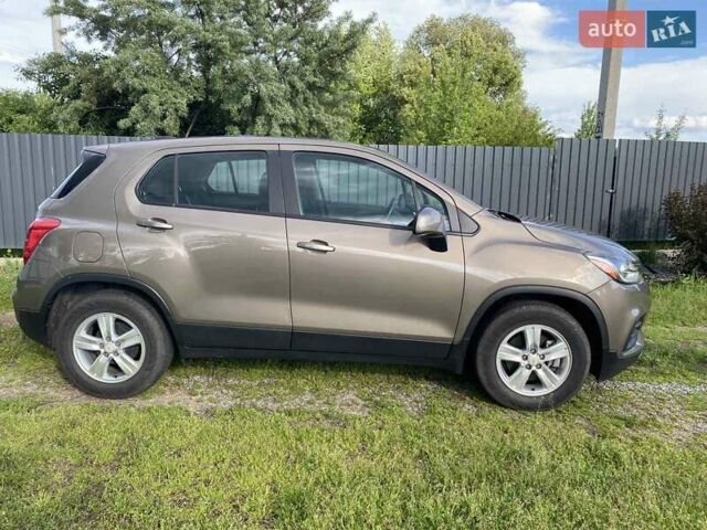 Серый Шевроле Trax, объемом двигателя 1.4 л и пробегом 54 тыс. км за 14500 $, фото 7 на Automoto.ua