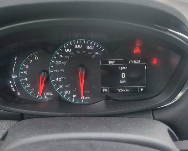 Серый Шевроле Trax, объемом двигателя 1.4 л и пробегом 19 тыс. км за 14400 $, фото 2 на Automoto.ua