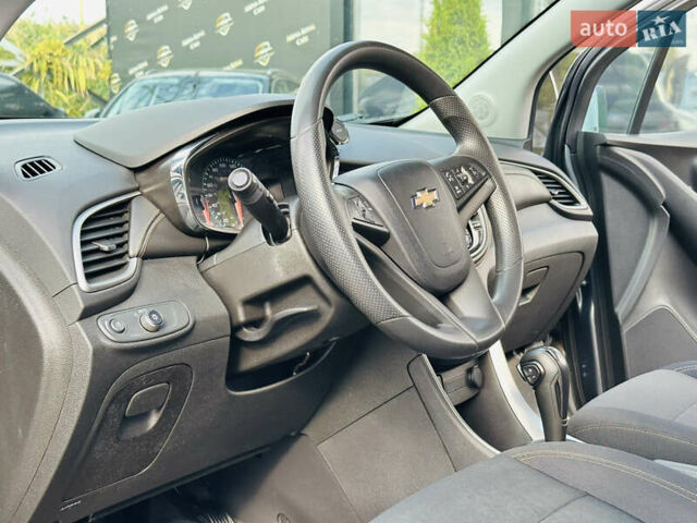 Серый Шевроле Trax, объемом двигателя 1.4 л и пробегом 51 тыс. км за 12999 $, фото 13 на Automoto.ua