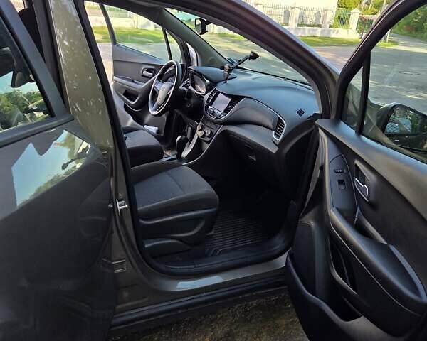 Серый Шевроле Trax, объемом двигателя 1.4 л и пробегом 19 тыс. км за 14400 $, фото 16 на Automoto.ua