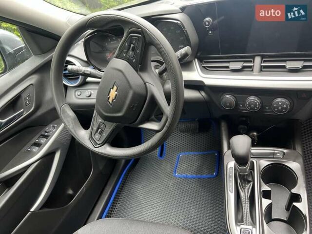 Шевроле Trax 2023 в Львове на Automoto.ua Серый Шевроле Trax, объемом двигателя 1.2 л и пробегом 64 тыс. км за 19200 $, фото 5 на Automoto.ua